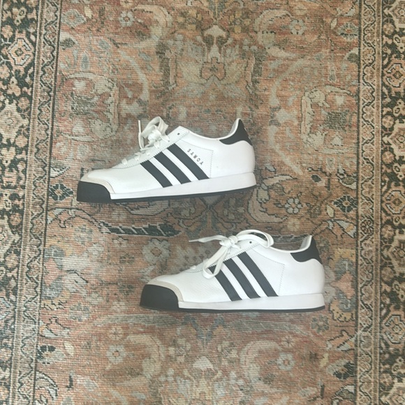 Adidas Samoa men’s 7.5 ladies 8.5. Worn once. - Picture 4 of 4